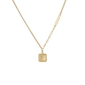 Colliers tendance de style coréen plaqués or 18 carats, bijoux fins carrés, colliers à pendentif en acier inoxydable pour femmes/hommes - Product Image 1