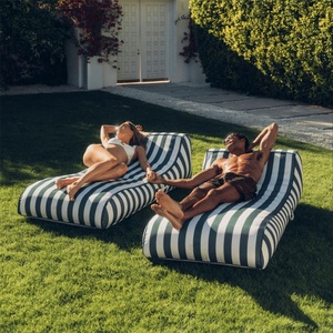 Chaise longue gonflable en PVC confortable pour bronzer, avec un support solide pour la piscine ou la plage - Product Image 2