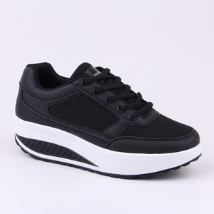 <span class=keywords><strong>Scarpe</strong></span> da <span class=keywords><strong>donna</strong></span> con plateau in maglia leggera traspirante Casual da corsa <span class=keywords><strong>scarpe</strong></span> Casual da <span class=keywords><strong>donna</strong></span> <span class=keywords><strong>scarpe</strong></span> da passeggio stile <span class=keywords><strong>donna</strong></span> - Product Image 2