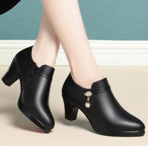 Disponibili Scarpe da Donna con Tacco Alto a Punta Sottile 2024 Nuove Scarpe Singole da Donna in Nero Rosso Blu Taglia <span class=keywords><strong>41</strong></span> 42 - Product Image 2