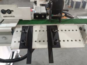 Novo desempenho de alto custo de venda quente Uma máquina resolve o problema da alimentação Universal Tube and bar Feeding Machine - Product Image 3