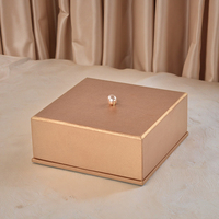 Boîte à bijoux carrée dorée de luxe recyclable haut de gamme personnalisée boîtes rigides