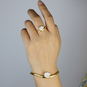 Bộ trang sức gồm nhẫn và vòng tay mạ vàng, đính đá zirconia cubic 5A hình giọt nước lấp lánh. - Product Image 6