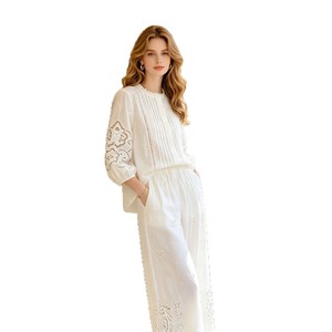 Blusa Vintage Francesa Blanca para Mujer, con Bordado Intrincado y Diseño Calado, Estilo Vacacional, Holgada y Elegante - Product Image 5