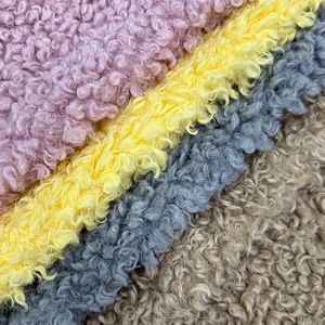 Bán Buôn 100% Polyester Cừu Cuộn In Vải Mềm Cho Len Nhung Nhà Dệt May Quần Áo Giày Áo Khoác Vật Liệu Đồ Chơi - Product Image 2