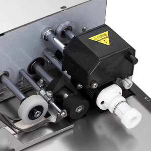 Machine d'étiquetage à rouleaux d'encre haute vitesse pour le codage de la date d'expiration des pots cosmétiques - Product Image 4