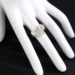 Anillo de Mariposa Chapado en Oro con Circonita |   Joyería de Mariposa con Circonita Cúbica Brillante para Mujer |   Delicado regalo para citas y uso diario - Product Image 2