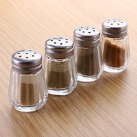Grosir 15Ml Pemegang Lada Mini Kosong Bening Pengocok Keju Kaca dengan Jaring Atas untuk Perjalanan Restoran Memasak Dapur Rumah