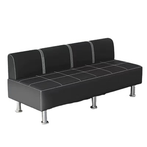 Chaise d'attente très demandée pour salon et bureau - Product Image 1