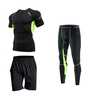 Ensemble d'entraînement personnalisé OEM pour hommes - T-shirt à manches courtes et short ajustés à séchage rapide pour la gym, la course et l'entraînement - Vente en gros usine - Product Image 3