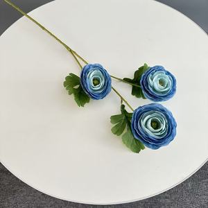 Meilleures ventes : fleur artificielle en soie, 3 têtes de renoncule blanche, pour la décoration de mariage et de la maison - Product Image 5