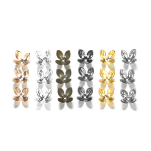 Colgante espaciador metálico con cuentas florales para la fabricación de pulseras, chapado en oro de 18K, cónico de 4 pétalos, componente de joyería. - Product Image 5
