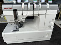 Machine à coudre surjeteuse Janome CoverPro 3000P haut de gamme à 3 aiguilles et 5 fils pour la maison, en vente