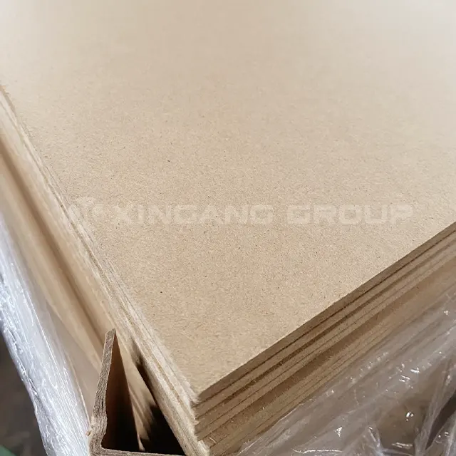 Chinesische Linyi-Herstellung 3 mm einfarbige dünne MDF-Fiberplatte mit mittlerer Dichte