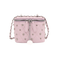 Sac carré en PU orné de diamants, avec chaîne losange et fermeture éclair, nouvelle collection pour femme, sac à main tendance et élégant, sac pour femme raffinée