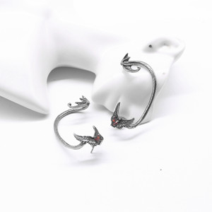 Yunnique Boucles d'oreilles manchette en acier inoxydable, design ailes, zircon rouge incrusté en forme de cœur, style punk, bijoux de mode pour hommes et femmes - Product Image 3