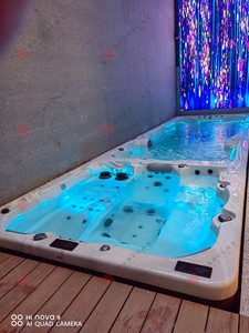 Bassin de Nage 8M Extérieur avec HydroMassage Intégré et Spa Chaud pour Relaxation Améliorée et Entraînement à la Nage - Product Image 4