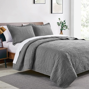 Set <span class=keywords><strong>Copriletto</strong></span> Estivo di Lusso in Offerta, Trapunta Personalizzata Azzurra Misura King, Set <span class=keywords><strong>Copriletto</strong></span> e Coperta Ultrasoniche - Product Image 1