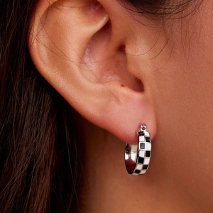 Orecchini a scacchiera da donna con motivo geometrico, accessori per l'uso quotidiano - Product Image 3