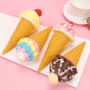Helado de cono simulado con textura cremosa, exhibición de escaparate de tienda de té con leche, tienda de juguetes de comida DIY, helado de cono con frutas crujientes. - Product Image 3