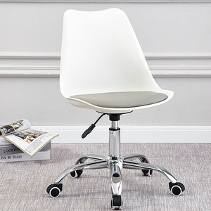 Tabouret <span class=keywords><strong>de</strong></span> <span class=keywords><strong>bar</strong></span> moderne pas cher, style <span class=keywords><strong>chaise</strong></span> <span class=keywords><strong>de</strong></span> barbier, ergonomique, <span class=keywords><strong>pivotant</strong></span>, en plastique PP, avec coussin en PU <span class=keywords><strong>de</strong></span> différentes couleurs - Product Image 1