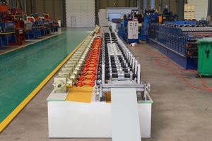 Nhà Máy tốc độ cao 77 PU bọt màn trập slat cửa cán làm máy màn trập cửa Máy cán - Product Image 4