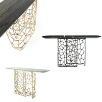 Meuble de salon de villa, design postmoderne de luxe, étroit et mince, en forme de pilule, en pierre de marbre, avec motif girafe découpé au laser métallique