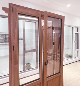 Fabricant <span class=keywords><strong>de</strong></span> portes en bois 2025 Fenêtre triple vitrage insonorisée pour maison Fenêtre à battants en bois français avec moustiquaires <span class=keywords><strong>de</strong></span> sécurité - Product Image 1