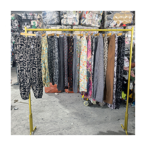 Vêtements d'été d'occasion en gros pour <span class=keywords><strong>femme</strong></span>, lot mixte de vêtements de nuit en soie de seconde main pour la vente en gros en balles - Product Image 6