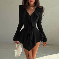 Robe courte sexy personnalisée noire et blanche pour femme avec col en V et manches évasées pour fête d'anniversaire