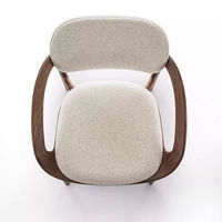 Chaise de salle à manger de style nordique moderne avec cadre en bois massif, coussin en tissu rembourré et accoudoirs incurvés pour la maison