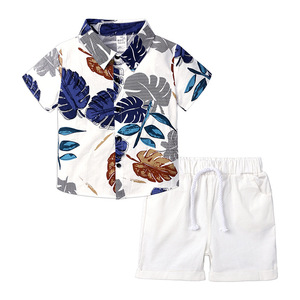 Ensemble de vêtements pour enfants, chemise à manches courtes à motifs de feuilles d'été et pantalon court blanc, vêtements décontractés pour garçons, vente chaude, provenant de Chine - Product Image 1