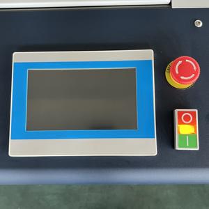 Konfeksiyon tekstil giyim döşeme için yüksek hızlı dijital CNC kumaş kesme makinesi dokunmamış perde halı ile masaüstü masa - Product Image 5