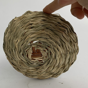 Nid d'oiseau tissé à la main en herbe, taille moyenne, écologique, décoration de jardin pour oiseaux - Product Image 2