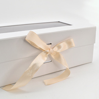 ISO9001 Boîte blanche de luxe imprimée avec logo personnalisé Emballage en carton cadeau rigide pour bouteille avec gaufrage Revêtement UV mat