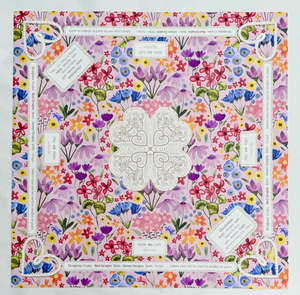 Tapis <span class=keywords><strong>de</strong></span> mahjong américain à motifs <span class=keywords><strong>de</strong></span> fleurs sauvages multicolores et vives avec marquages officiels <span class=keywords><strong>Charleston</strong></span> et <span class=keywords><strong>de</strong></span> direction - Product Image 1