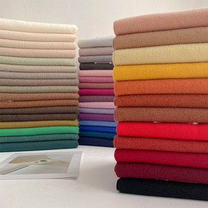 Écharpe chaude d'automne et d'hiver pour femmes, couleur unie, haut de gamme, avec pompon, tendance, à porter au quotidien, style coréen, polyvalente, écharpe pour le cou - Product Image 3
