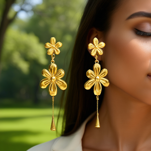 Boucles d'oreilles pendantes SmileJoyas pour femmes, en acier inoxydable 316L, plaqué or PVD, design floral durable et résistant - Product Image 3