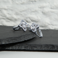 Vente en gros de boucles d'oreilles en argent sterling S925 avec trèfle à quatre feuilles incrusté de moissanite, bijoux de mariage et de fiançailles pour femmes