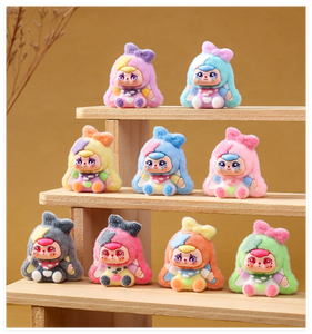 Figuras de <span class=keywords><strong>Animales</strong></span> en Miniatura de Tres Conejos de Peluche, Caja Misteriosa al por Mayor, Bolsa Sorpresa, Cápsula de Juguete Sorpresa al por Mayor - Product Image 1