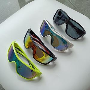 <span class=keywords><strong>Gafas</strong></span> de <span class=keywords><strong>sol</strong></span> cuadradas con revestimiento reflectante para hombre y mujer, lentes de <span class=keywords><strong>sol</strong></span> cuadradas con pinchos, de diseñador de marca, Uv400 - Product Image 3