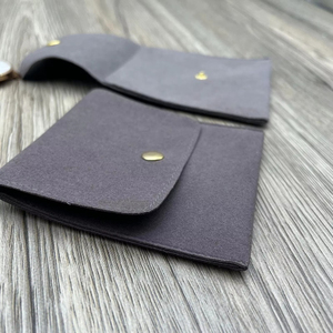 Bolsas de Embalaje de Joyería de Terciopelo con Solapa de Microfibra de Lujo con Logotipo Personalizado, para Collares y Anillos, en Tamaños de 8*8cm/8*10cm - Product Image 5