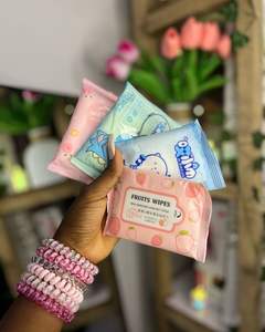 Sac à gousset latéral en <span class=keywords><strong>plastique</strong></span> imprimé personnalisé sac à tampon en papier <span class=keywords><strong>de</strong></span> soie humide sans poussière pour <span class=keywords><strong>gant</strong></span> jetable sac à tampon démaquillant en coton avec capuchon - Product Image 2