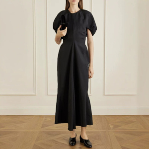Robe longue élégante pour femmes, robe à manches courtes plissée 3D de texture haut de gamme, robe ajustée formelle - Product Image 1