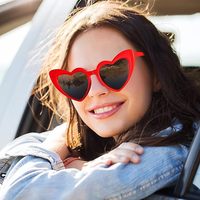 CONCHEN 2023 Vente à Chaud Cadeau de Fête Lunettes de Soleil en Forme de Cœur Lunettes de Coeur Vintage pour Fête de Mariage