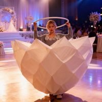 Offre Spéciale géant 3D blanc femmes parapluie Costume accessoire gonflable pliable fleurs scène Performance événement Commercial