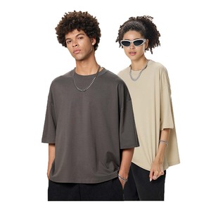 Camiseta de Hombre de Alta Calidad, 100% Algodón, Formal, Oversize, con Serigrafía y Bordado, Cuello Alto, Ecológica y Transpirable - Product Image 4