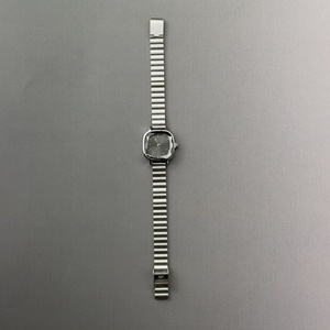Montre à quartz carrée vintage pour femme, cadran vert, bracelet en acier inoxydable argenté - Product Image 6