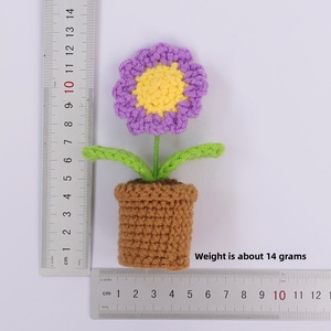 Planta de margarita de ganchillo terminada, arreglo floral artificial realista, regalo decorativo y adorno (tamaño pequeño) - Product Image 3