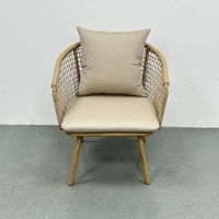 Ensemble de salle à manger de jardin de style moderne et luxueux meubles de patio en rotin pour restaurant et hôtel table et chaises d'extérieur